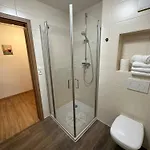شقة ماريانا روست