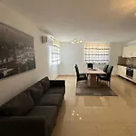 ماريانا روست