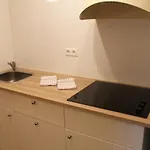 ماريانا شقة *