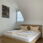 ماريانا شقة روست