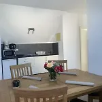 ماريانا شقة روست