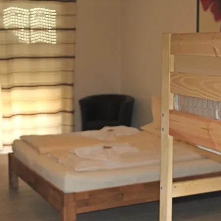 ماريانا شقة روست