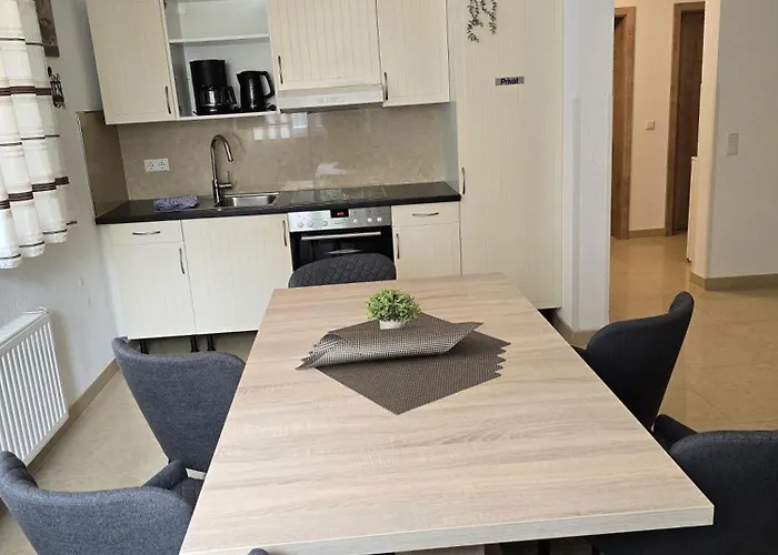 ماريانا شقة *