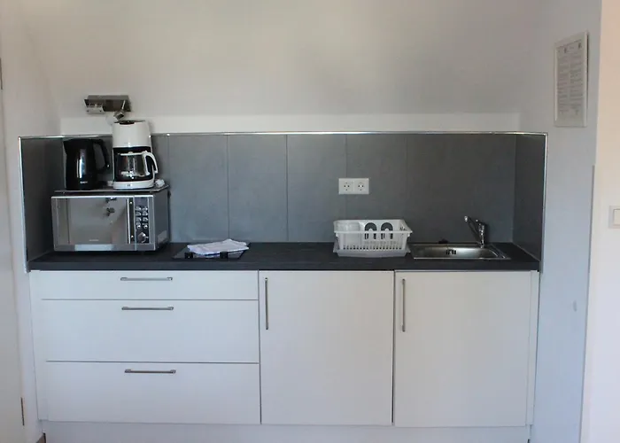 ماريانا شقة *